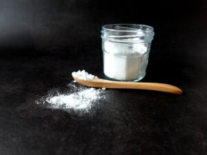 Le bicarbonate de sodium se révèle être un compagnon polyvalent dans de nombreuses facettes de la vie quotidienne